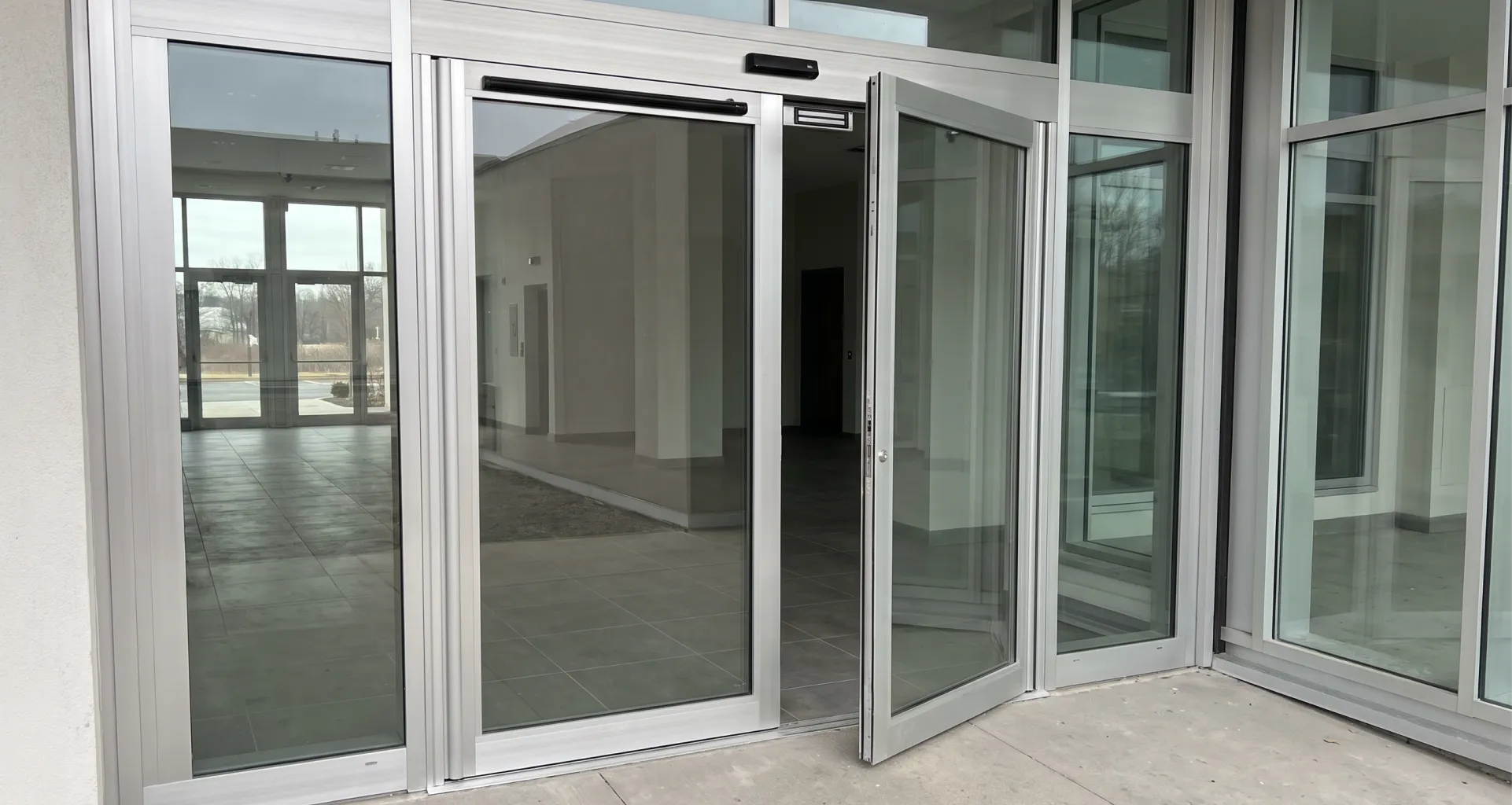 full-energy-automatic-swing-door-guide-rails-sensor