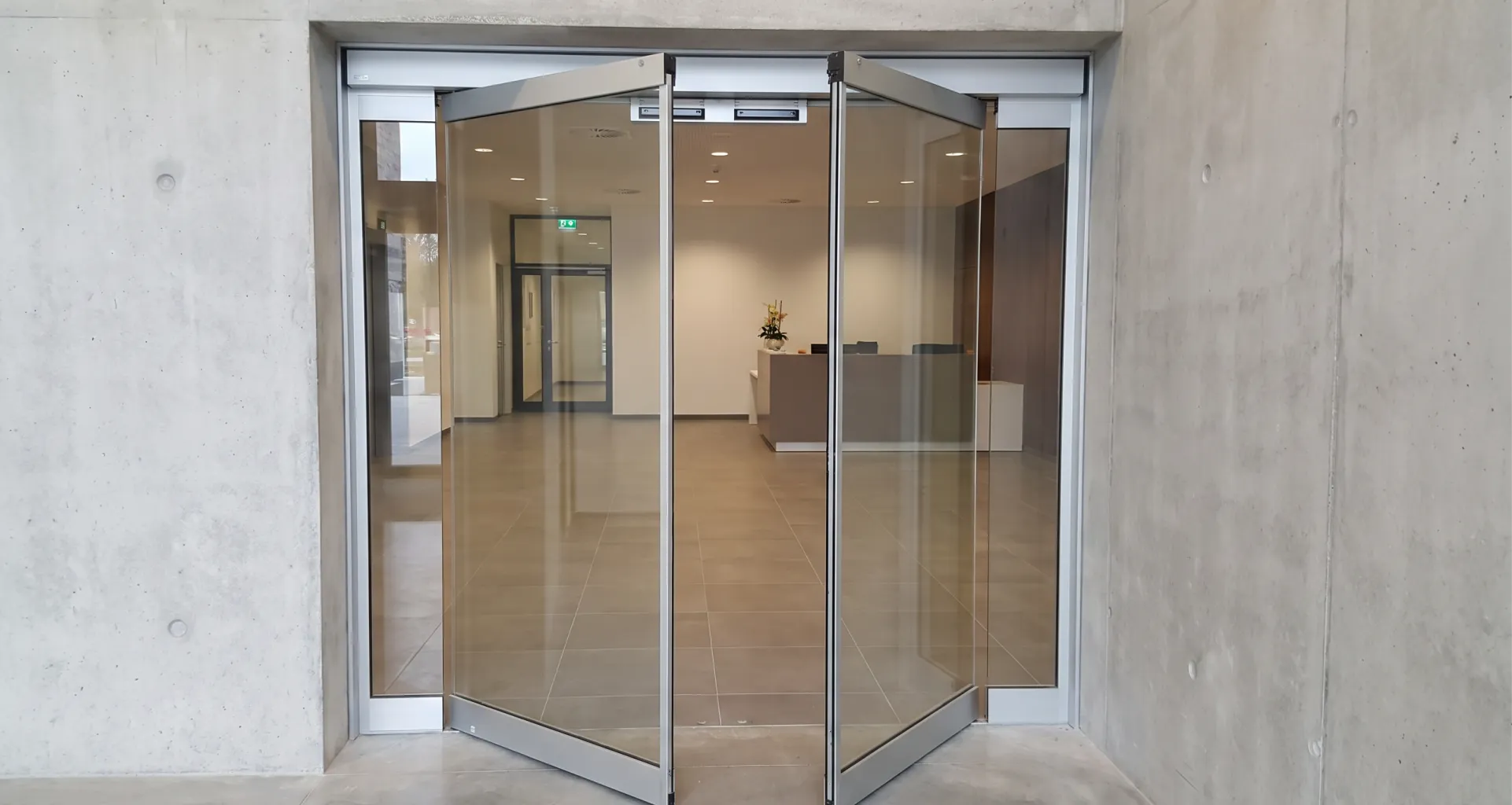 low-energy-swing-door-operator-surface-header-commercial